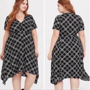 Torrid Black White Plaid Button Front Midi Challis Dress Pockets 1X Sharkbite